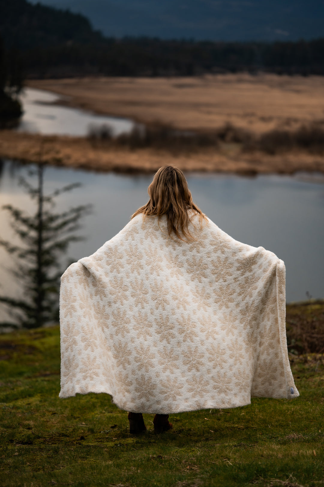 Birch & Marshmallow Daisy Print Extended Throw