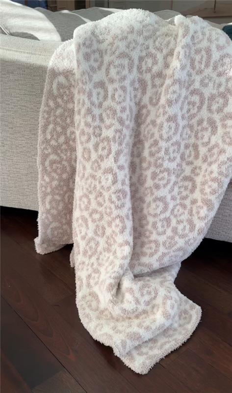 Blushing Beige & White Leopard 2.0 Print Extended Throw