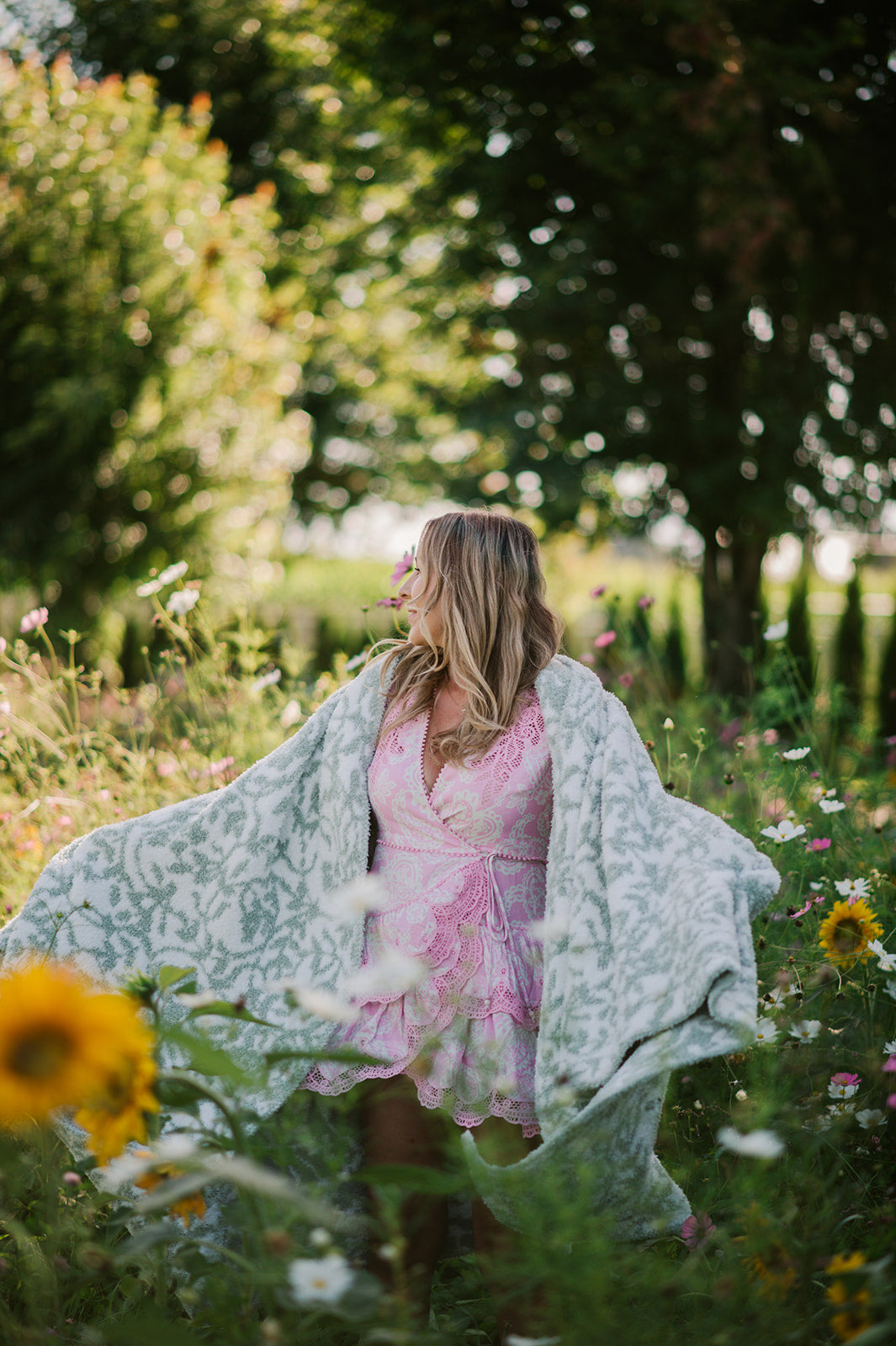 Desert Sage & White Fairy Garden Vine Print Throw