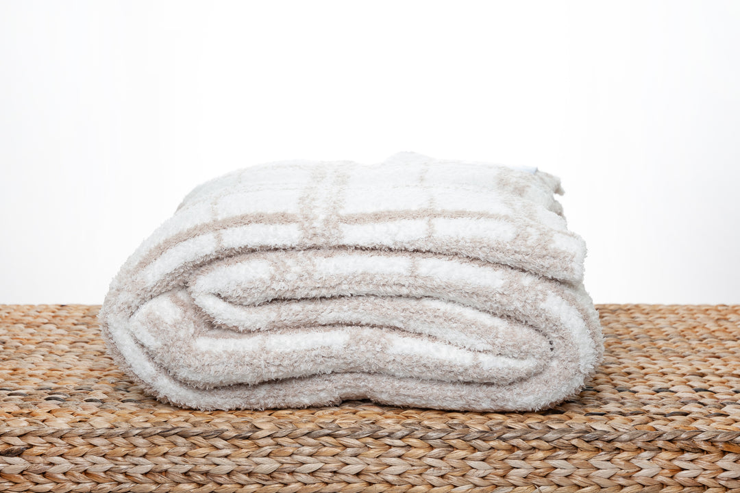 Feather & Cloud White Plaid Print Throw