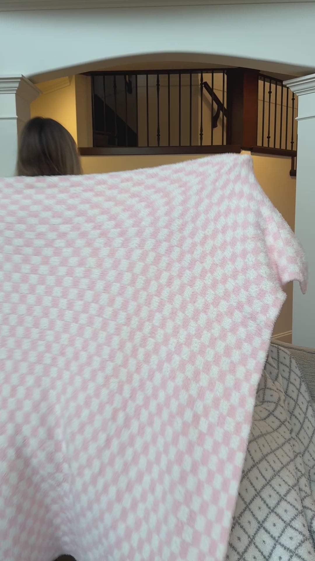 Baby Pink & White Checker Print Extended Throw