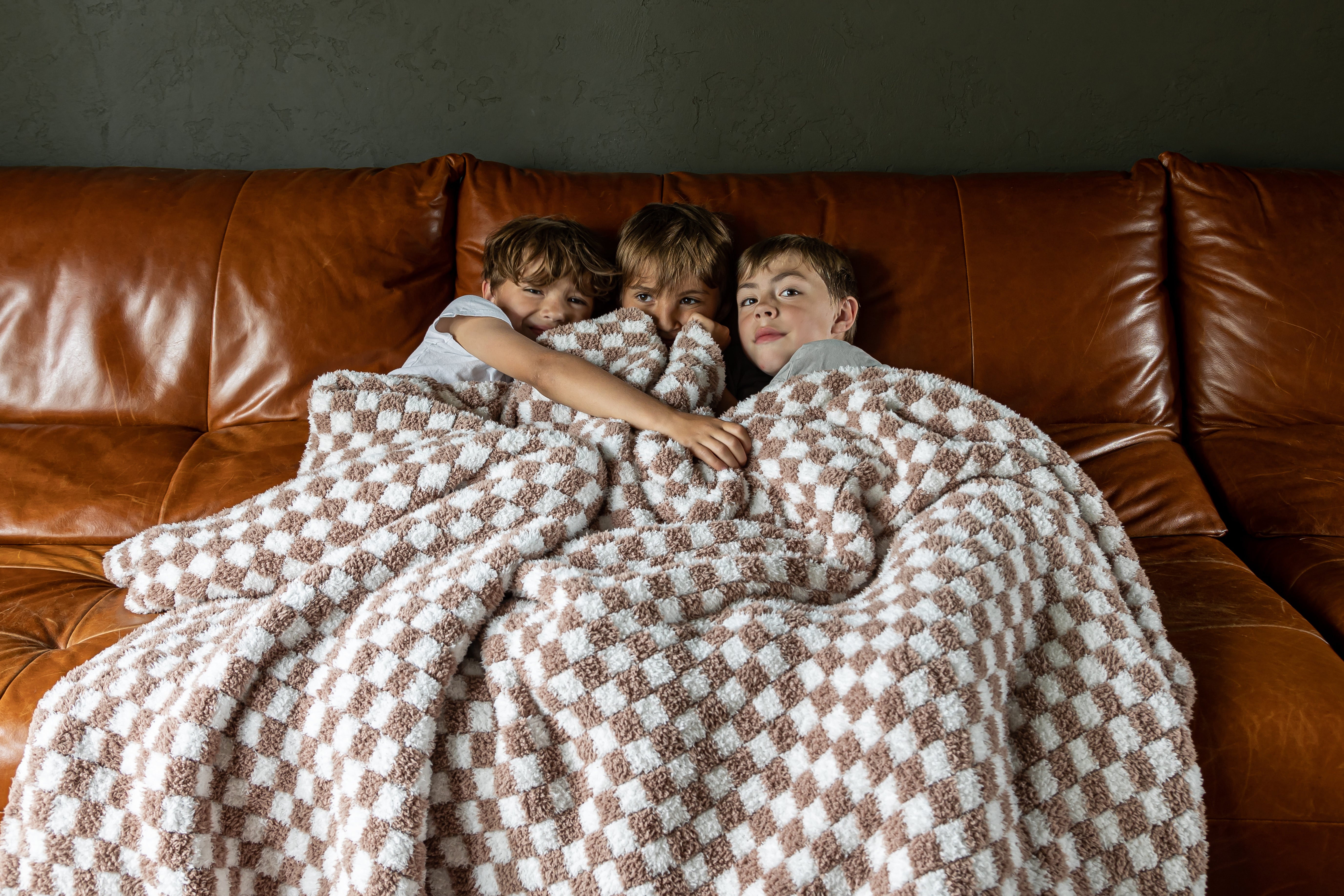 Sunset Snuggles: Irresistibly Soft and Cozy Luxury Blankets