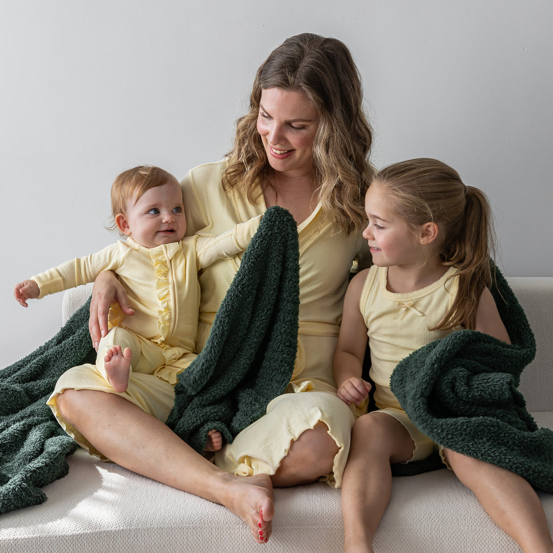 Sycamore Solid Ribbed Border Extended Throw