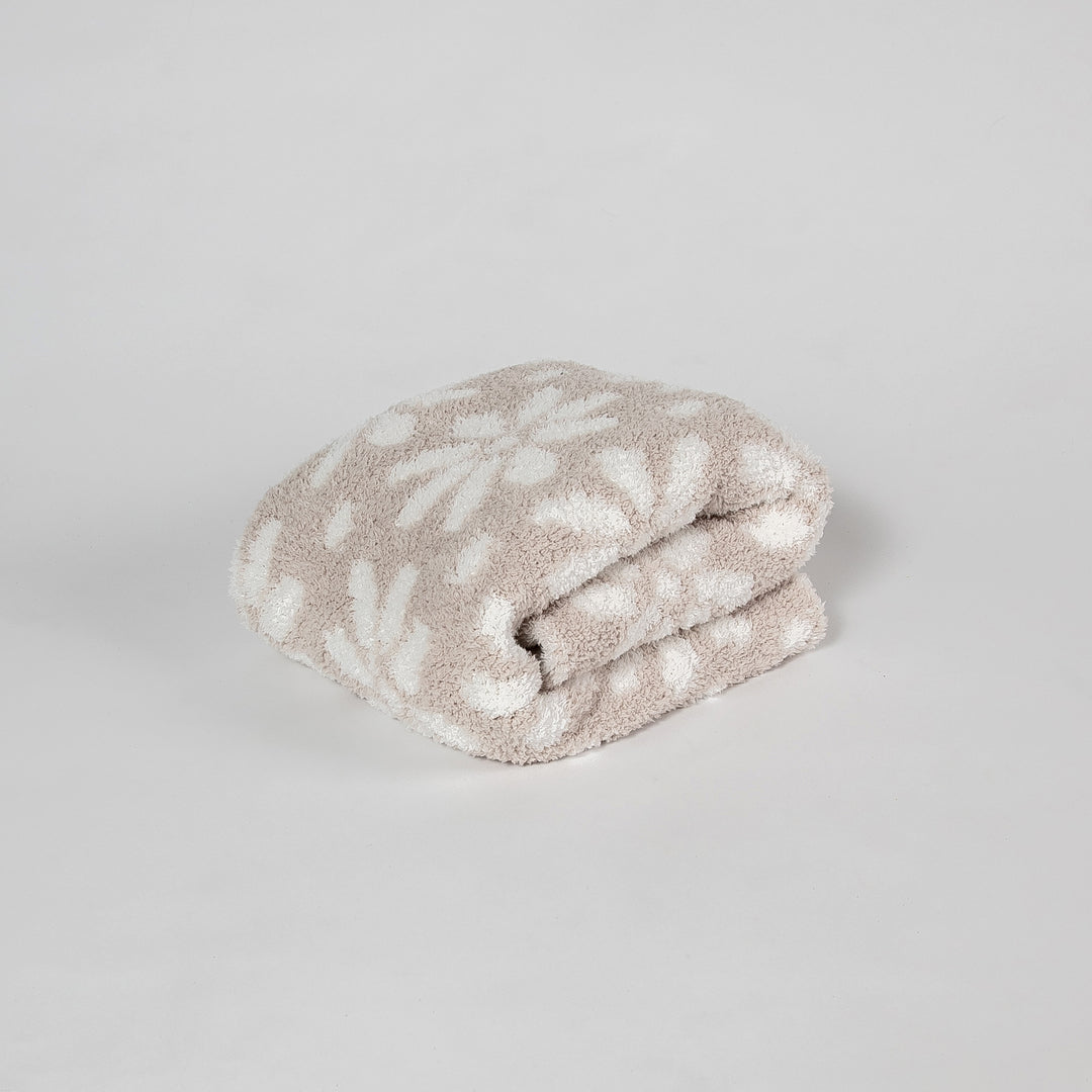 Blushing Beige and White Daisy Print Toddler Blanket
