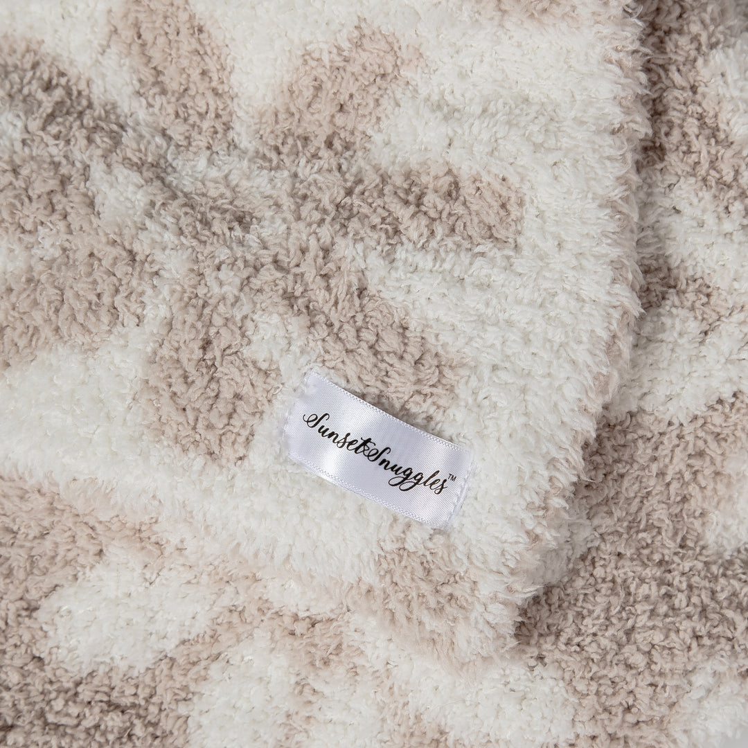 Blushing Beige and White Daisy Print Toddler Blanket