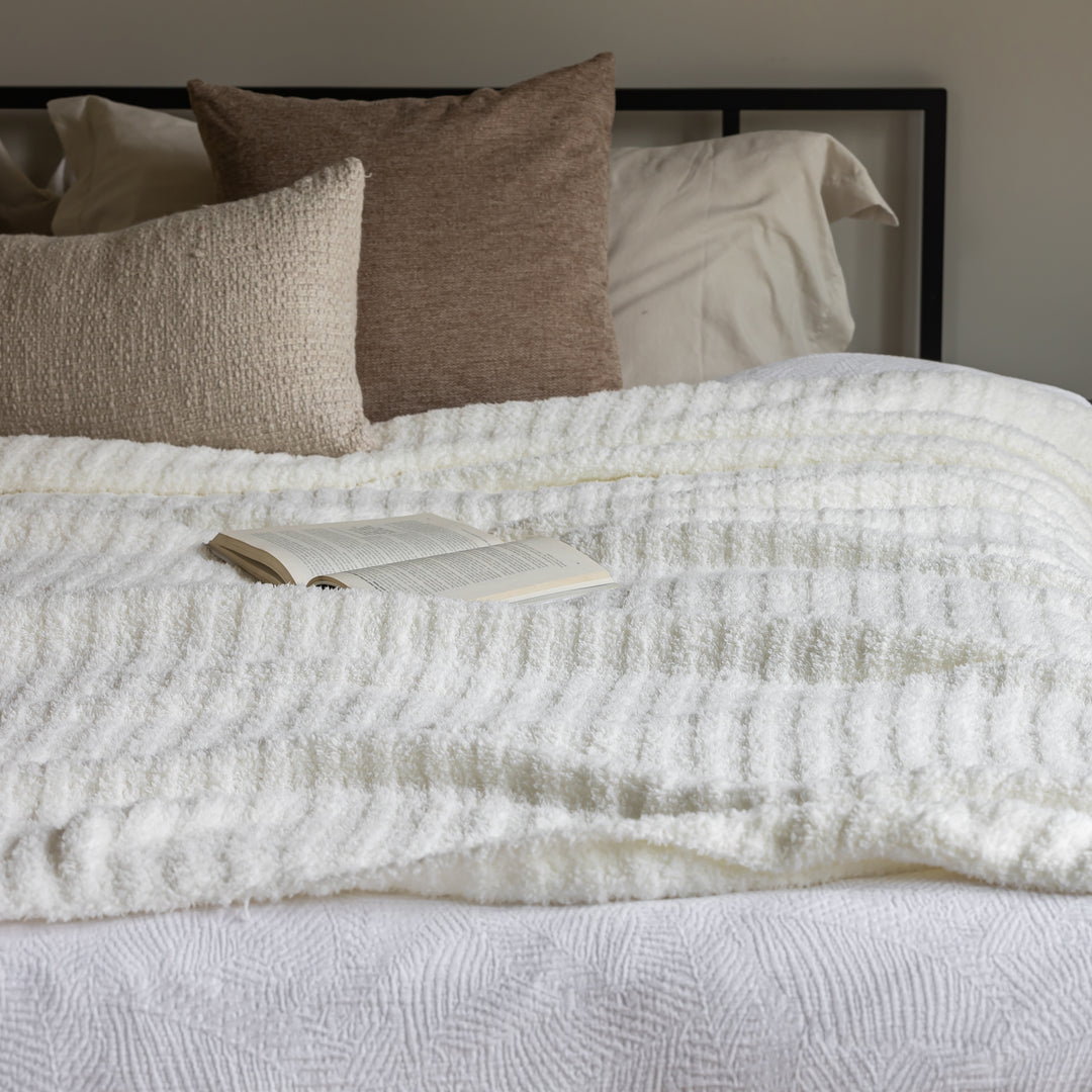 White Ribbed King Sized Bed Blanket