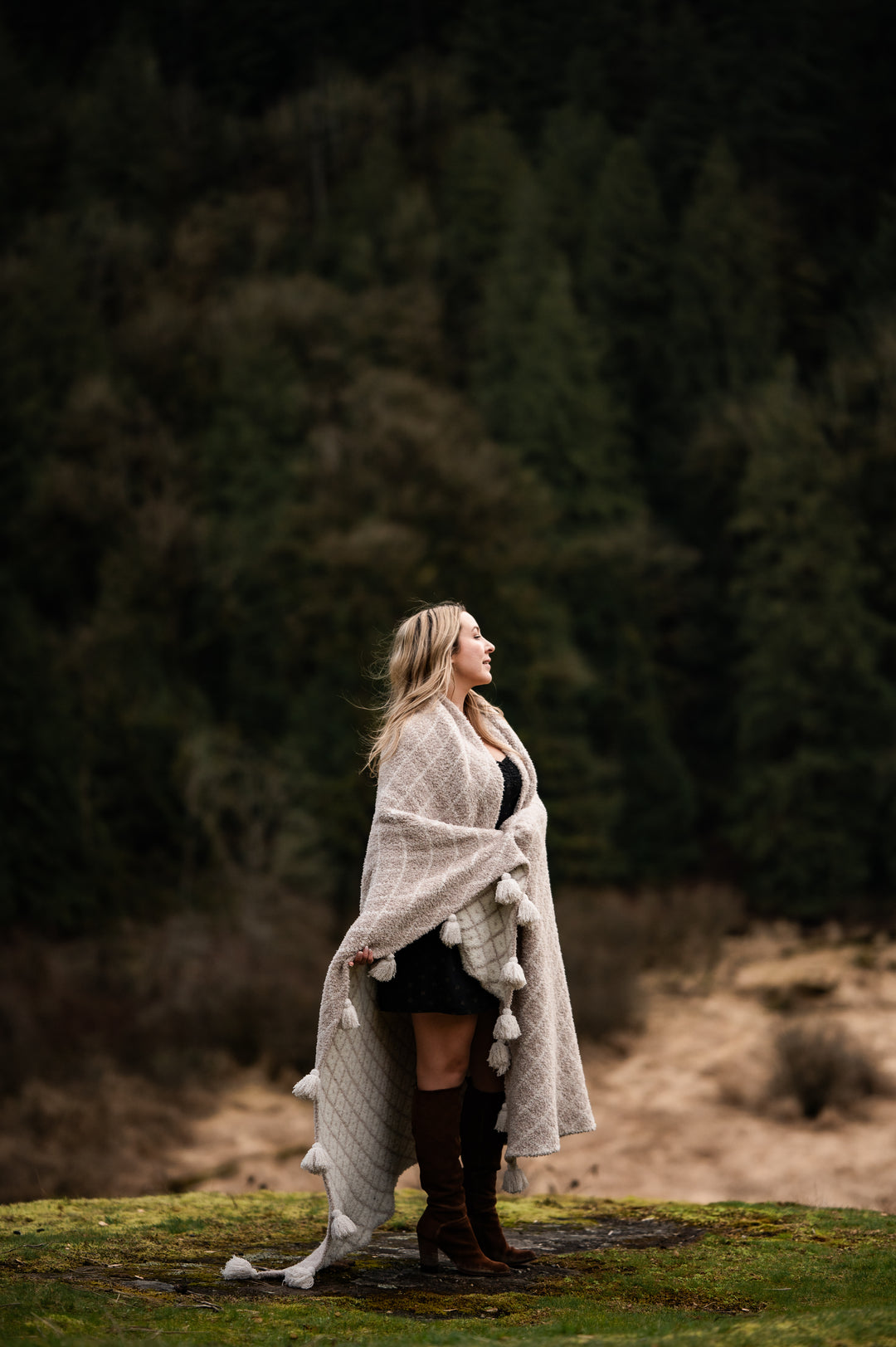 Rainy Day & Baby's Breath Diamond Point 2.0 with Tassels Print Extended Throw