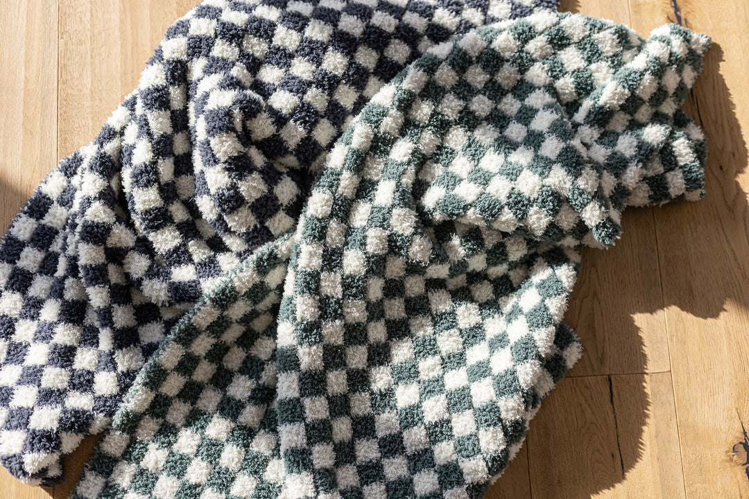 Baby's Breath & Forest Green Check Print Extended Throw