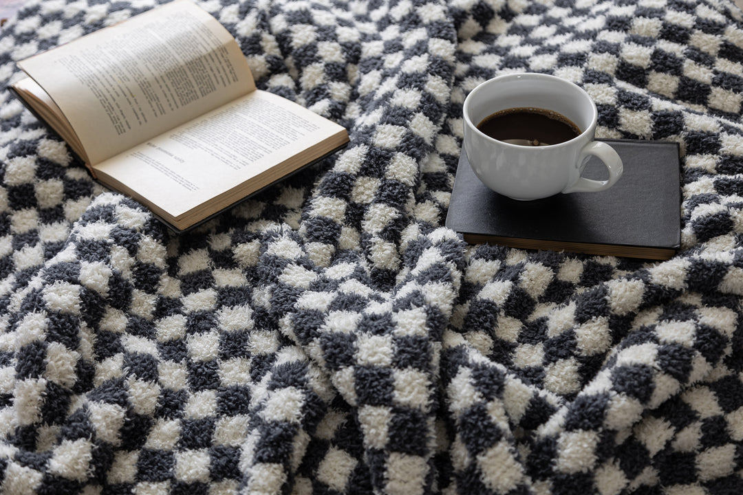 Turbulence & Baby's Breath Check Print Extended Throw