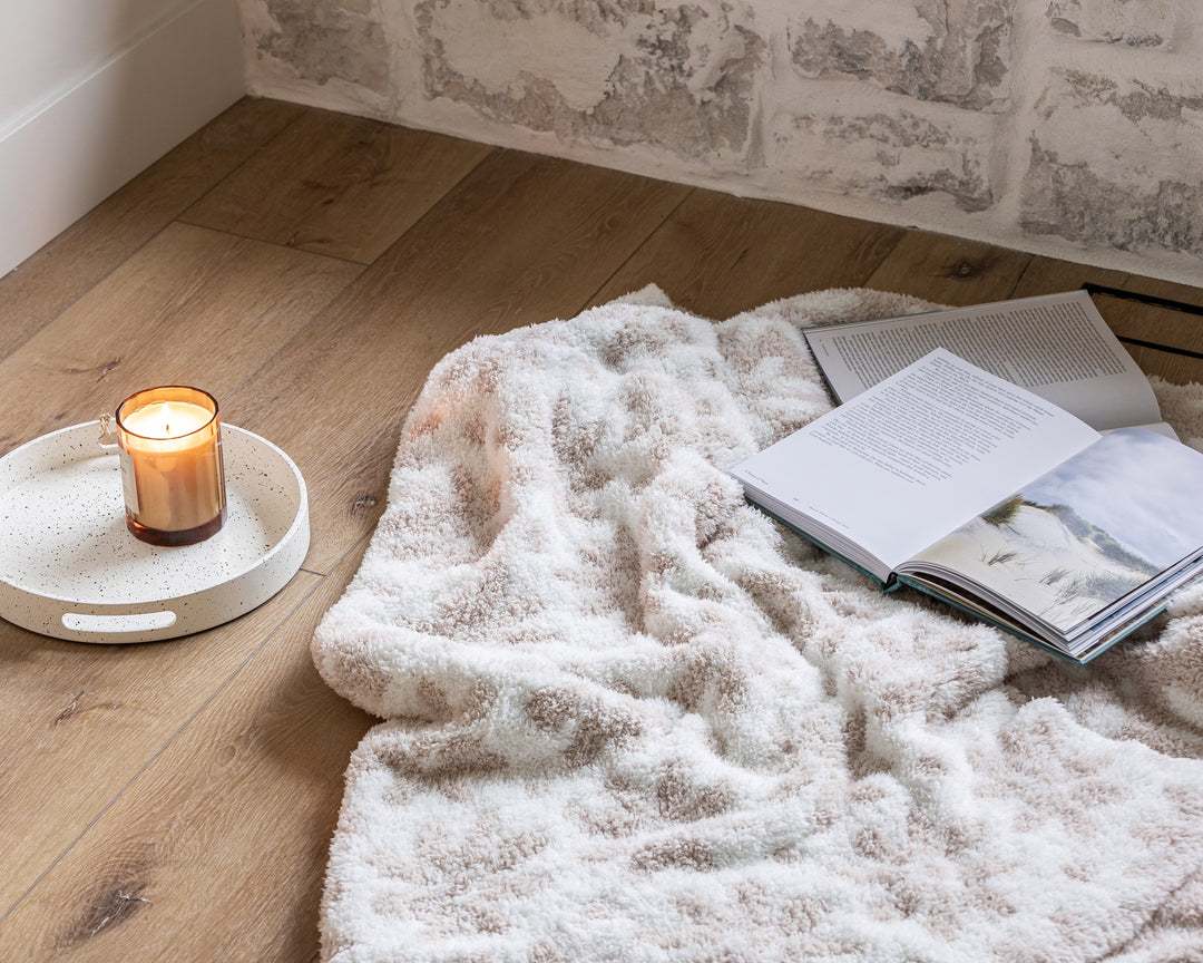 Dasiy Print Blushing Beige and White Extended Throw