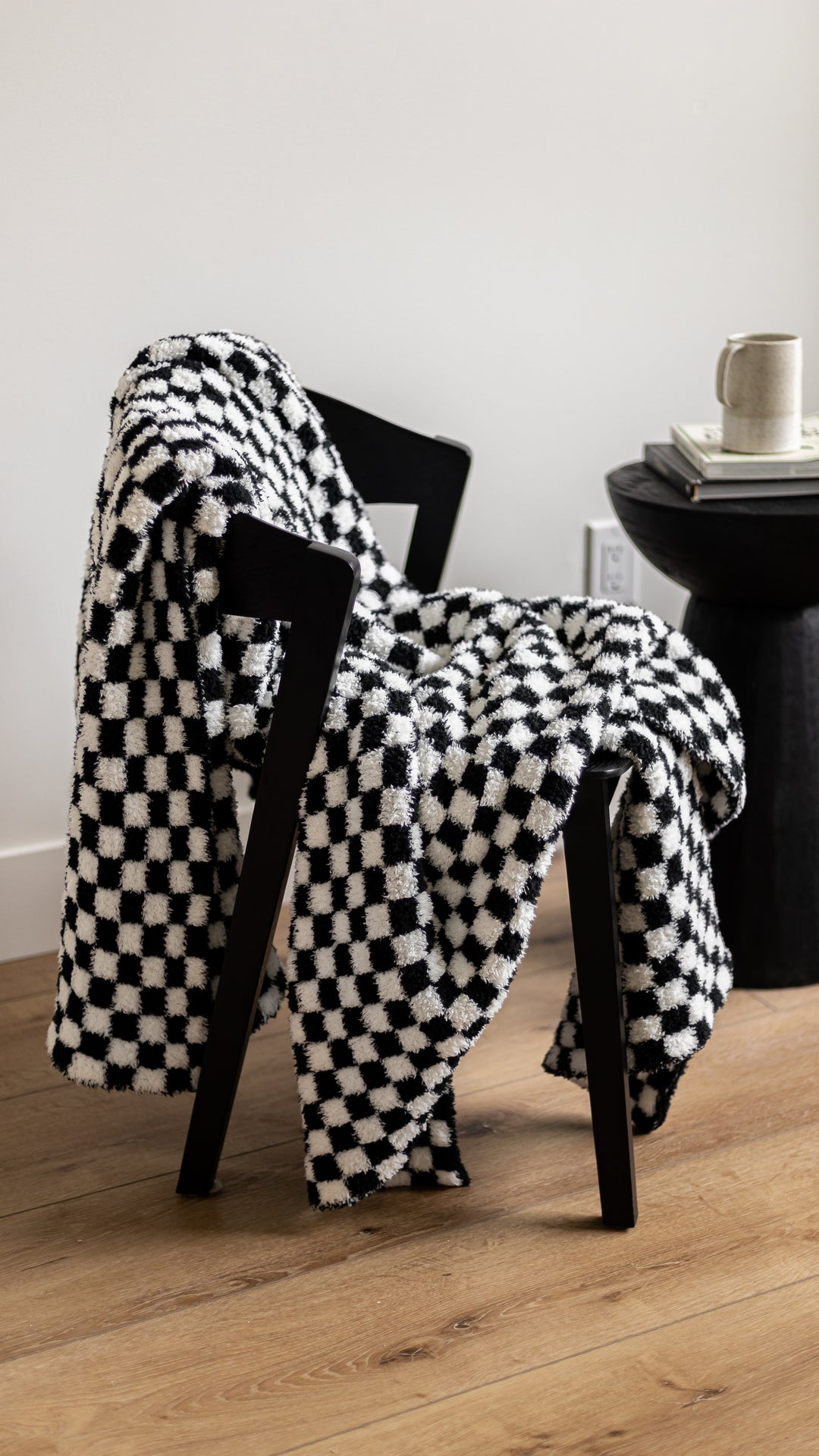 Black and White Checker Print Extended Throw