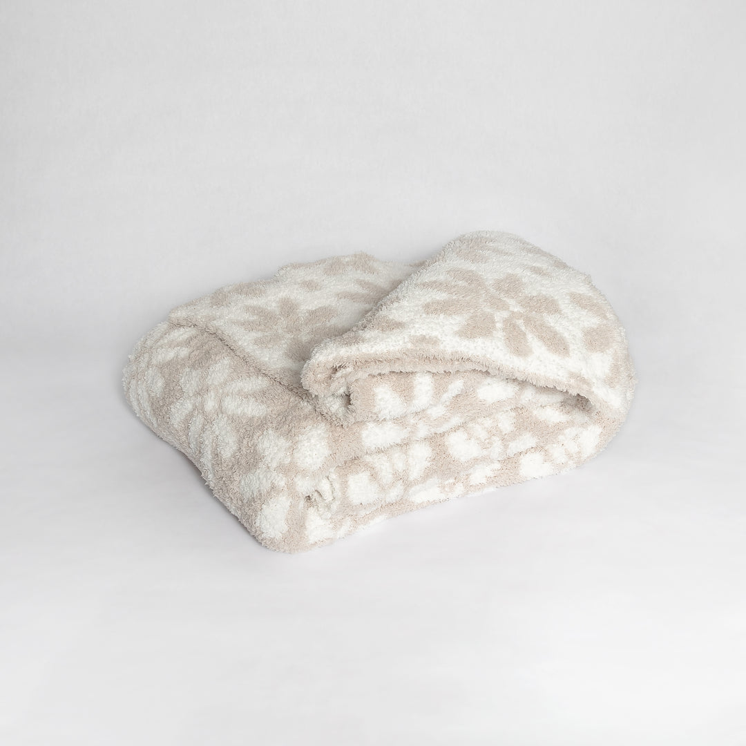 Dasiy Print Blushing Beige and White Extended Throw