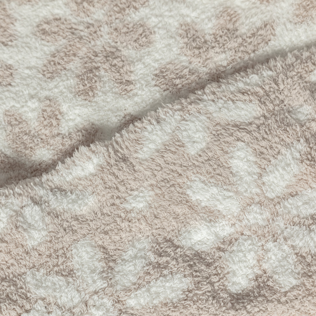 Dasiy Print Blushing Beige and White Extended Throw