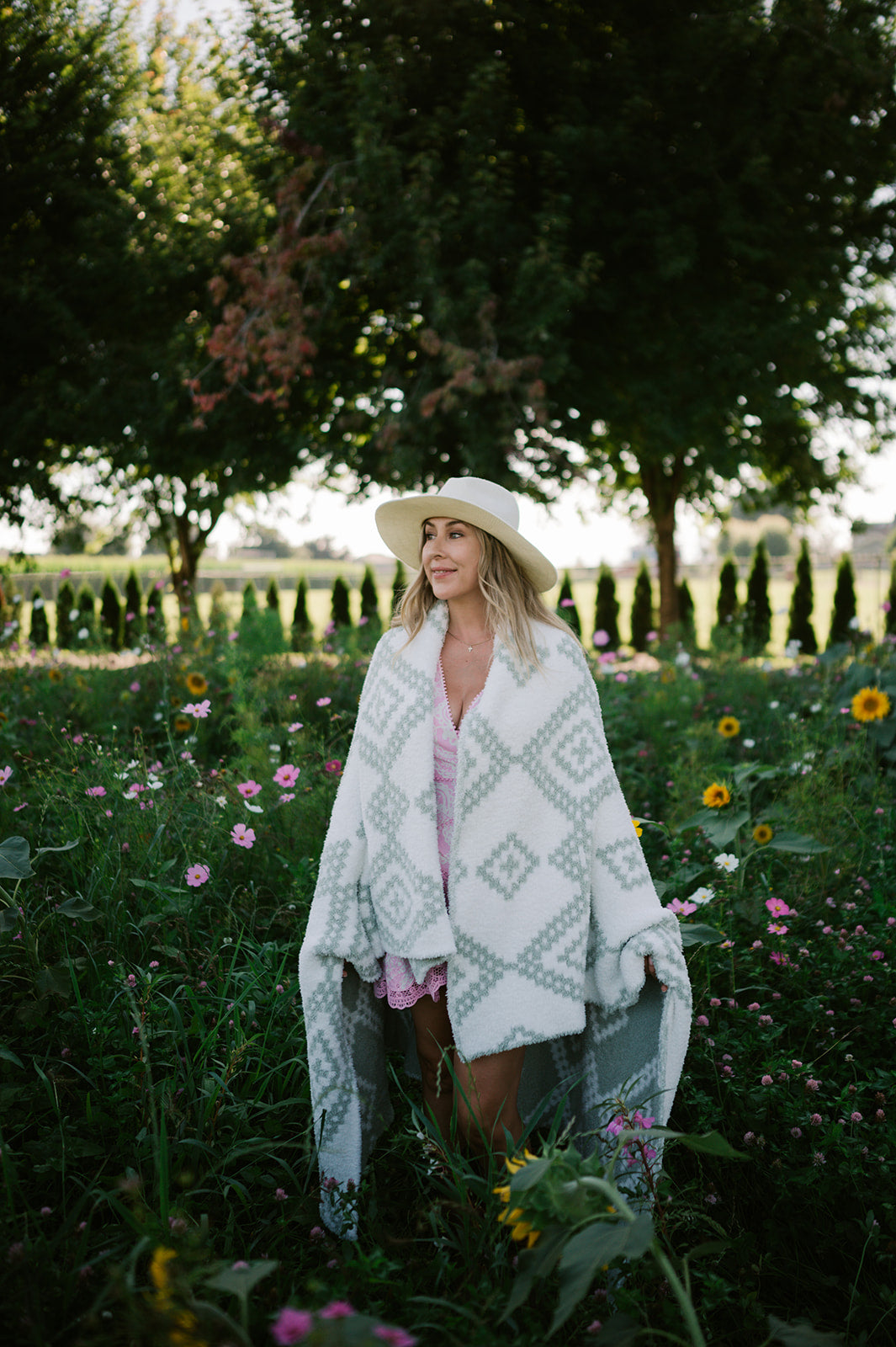 Desert Sage & White Diamond Mosaic Print Extended Throw