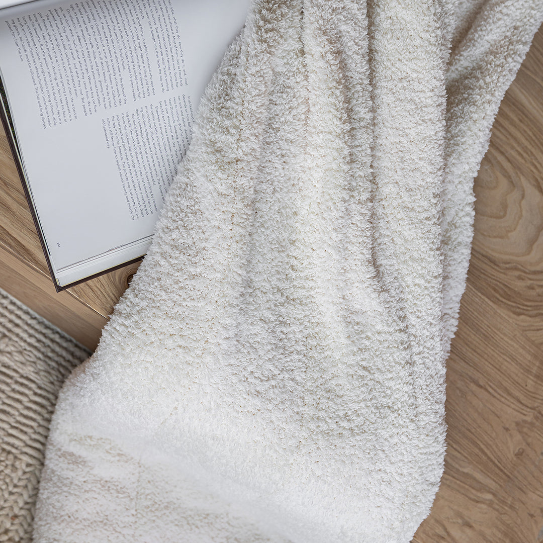 Baby's Breath Solid Jacquard Print Throw