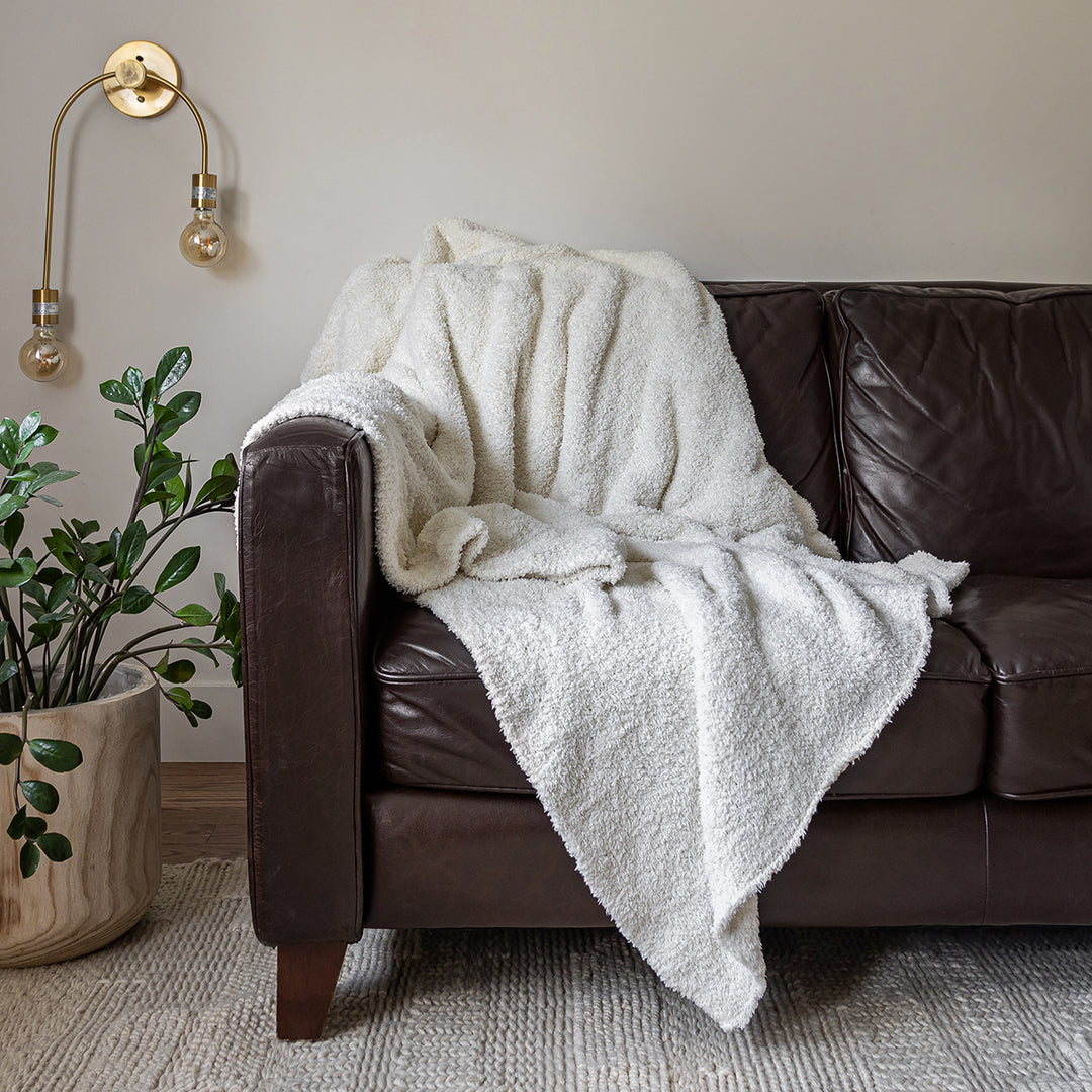 Baby's Breath Solid Jacquard Print Throw
