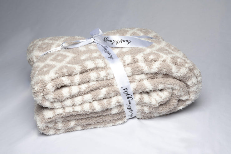Greige & White Diamond Point with Tassel Print Throw - Sunset Snuggles