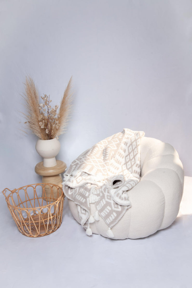 Greige & White Diamond Point with Tassel Print Extended Throw - Sunset Snuggles