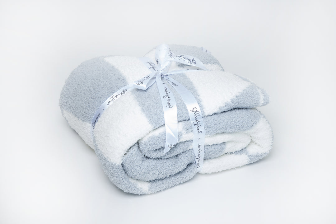 Frozen & White Wavy Checker Print Throw