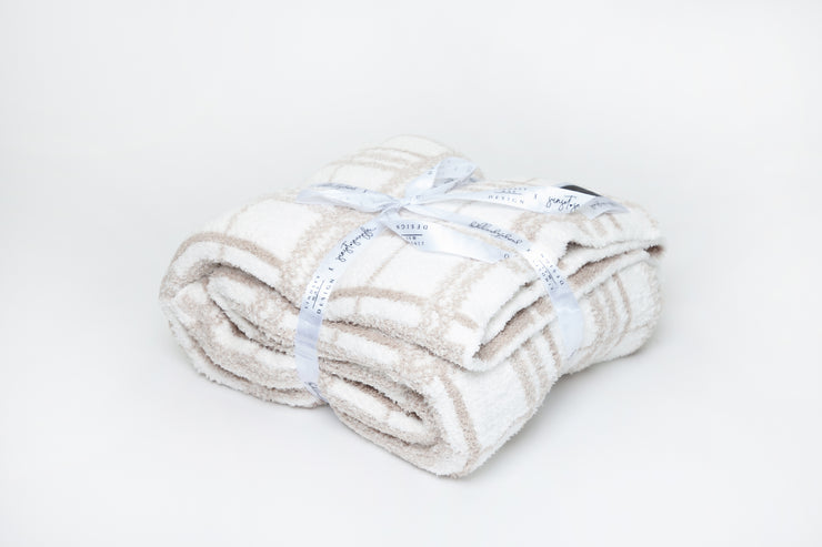 Feather & Cloud White Plaid Print Extended Throw
