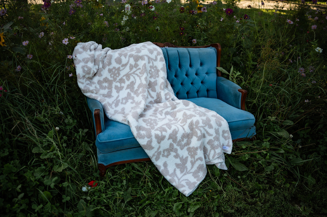 Blushing Beige & White Vintage Floral Print Extended Throw