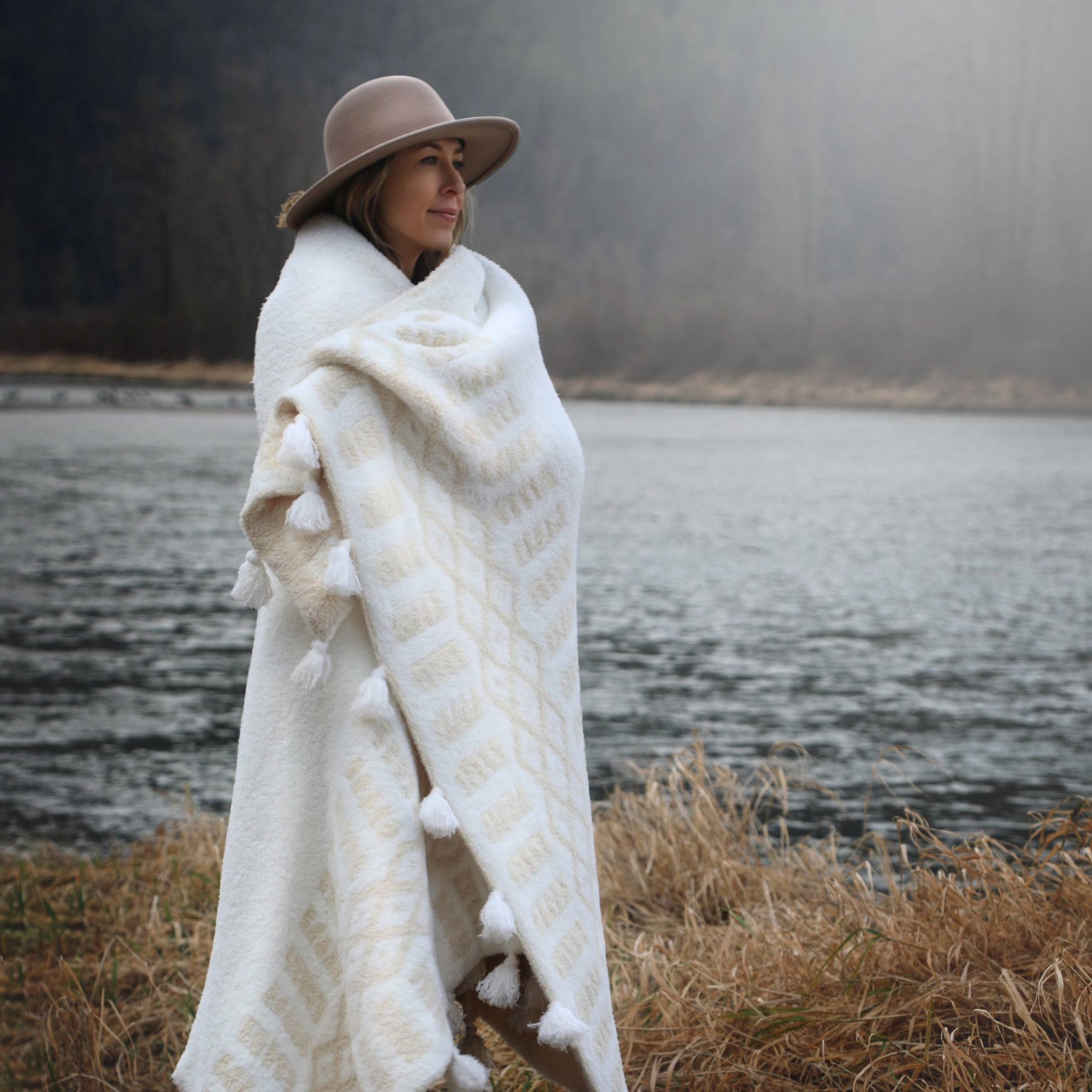 luxury throw blanket with tassels best throw blanket gift warm snuggly soft plush fluffy throw blanket twin blankets softest plushest best twin blankets extra large throw blankets for twin blankets ultra luxury soft blankets throw blankets 