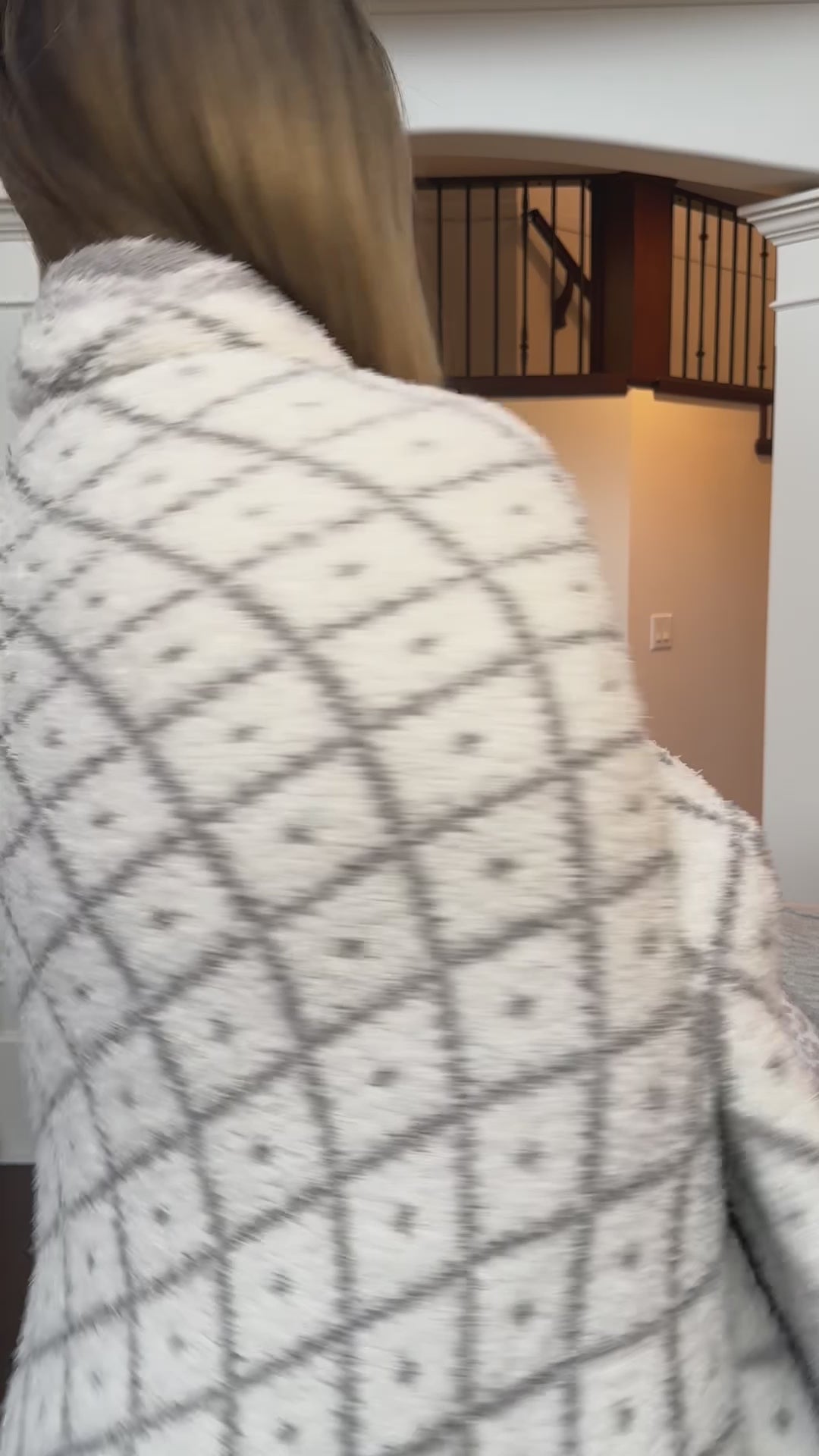 Grey & White Diamond Point 2.0 Print Throw