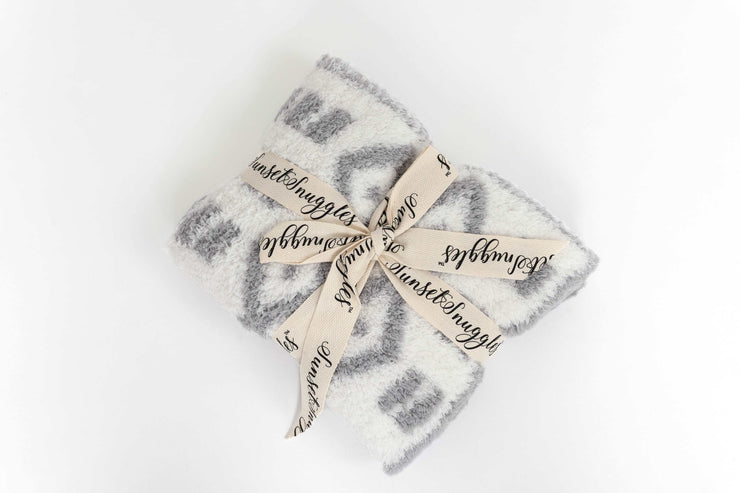 diamond point ultimate grey and white lovey baby blanket