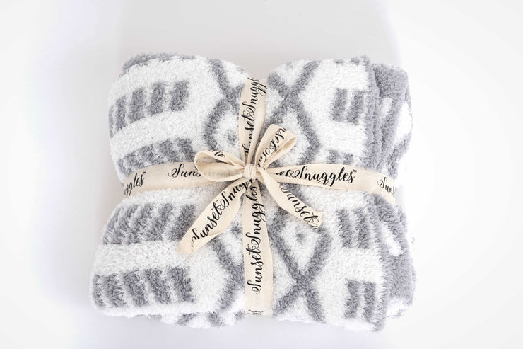 diamond point ultimate grey and white toddler blanket