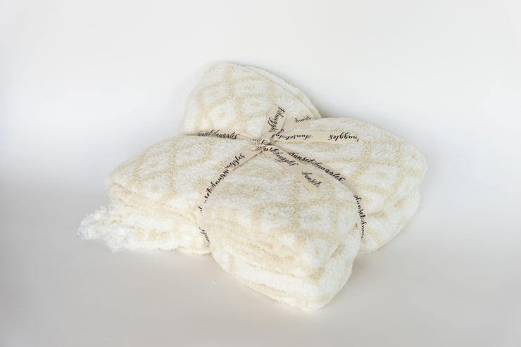 Birch & Marshmallow Tassel Extended Throw - Sunset Snuggles