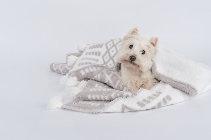 diamond point beige and white throw blanket