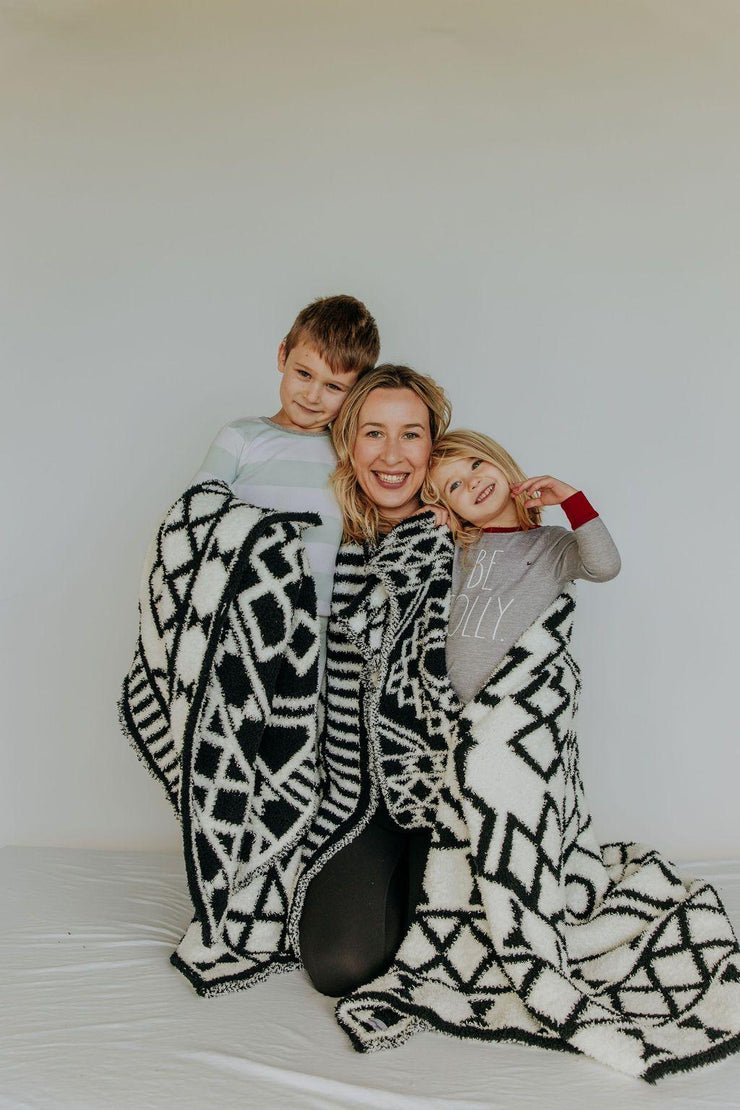 Black & White Diamond Tile Extended Throw - Sunset Snuggles